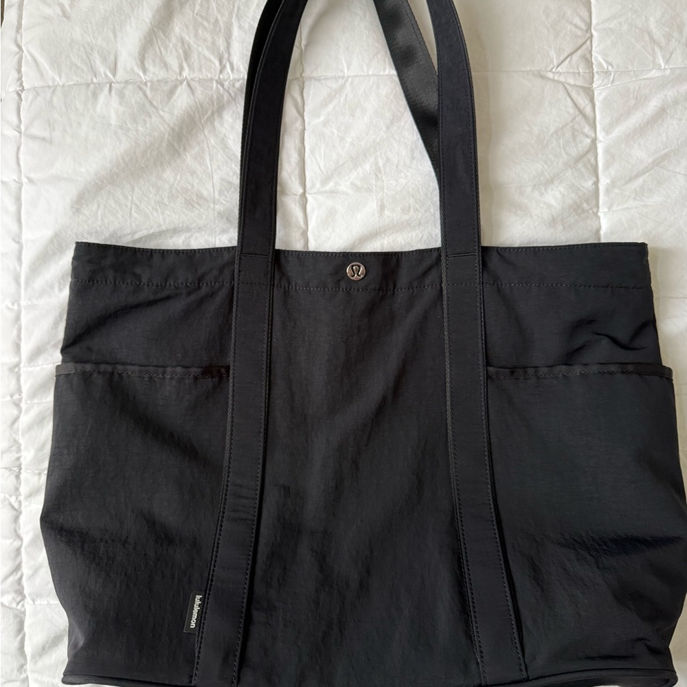Lululemon daily multipocket tote - Picture 4 of 5
